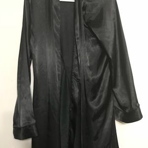 Gilligan & Omalley black robe